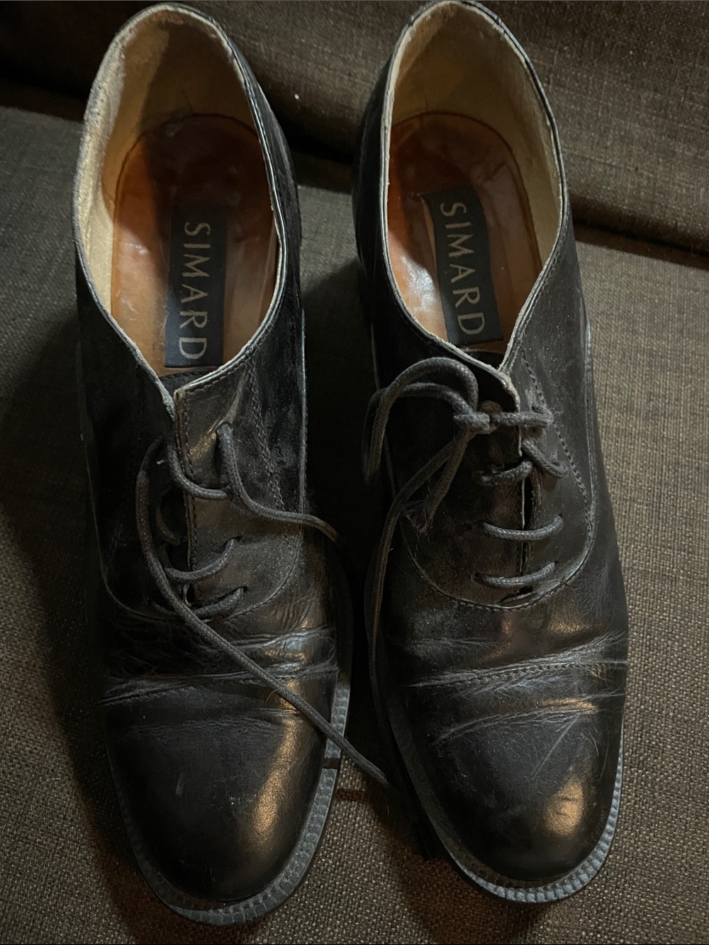 Women’s Black Leather Lace-Up Oxfords